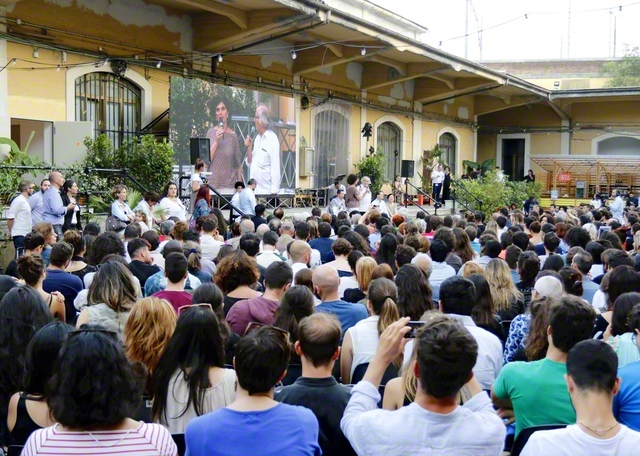 世界の青年たちよ！　人類の重要な挑戦のために連帯し、自らの人生と、新しき世紀の歴史を開く建設者たれ！　エスキベル博士と池田先生による「共同声明」の発表を記念してイタリア・ローマで開かれた「青年の集い」（2018年6月）