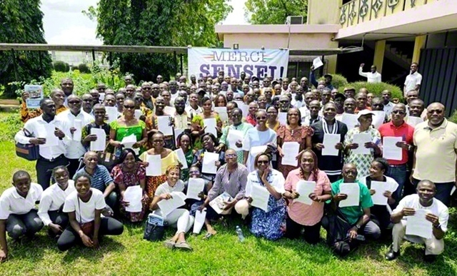 コートジボワールで行われた先行試験。実力試験の試験官を担うリーダーが先んじて受験した（10月5日）