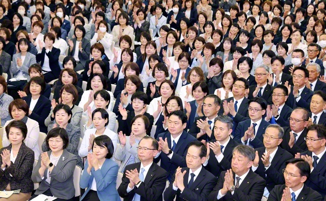 創価の師弟の真髄は弟子が広布を開くこと――誓い光る全国総県長会議（金舞会館で）