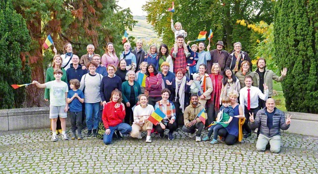 広布拡大の決意に満ちたドイツ・ヴェストライン本部の研修会。日頃の感謝を込めて、皆で会館の清掃を行った（10月18日、ヴィラ・ザクセン総合文化センターで）