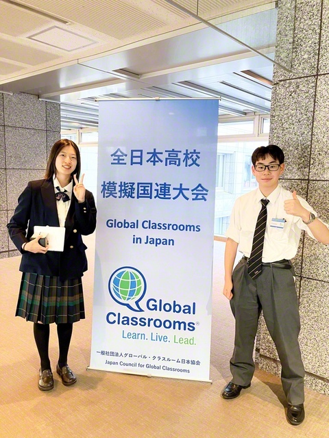 活躍した関西創価高校の濵﨑さん㊨と秦さん