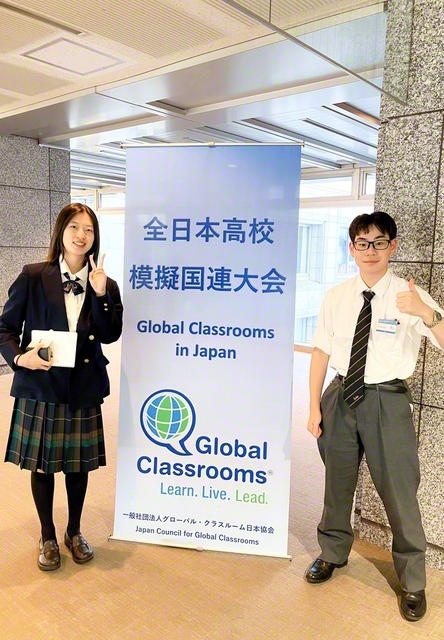 活躍した関西創価高校の濵﨑さん㊨と秦さん