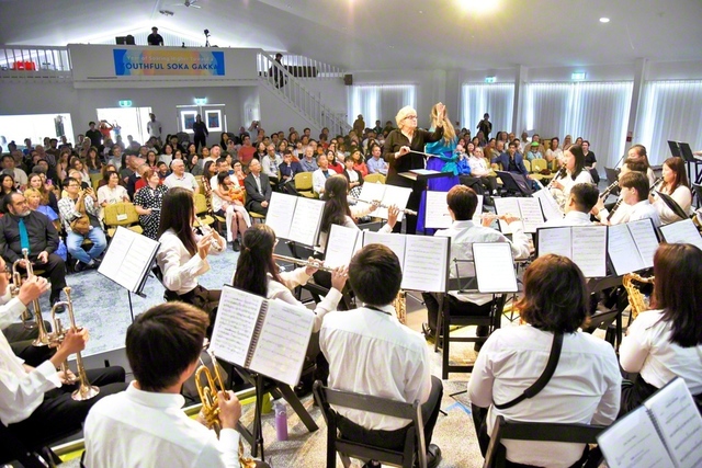 吹奏楽団「ビクトリアス・マーチ」が演奏を披露したコンサート（23日、オークランドのニュージーランド文化会館で）