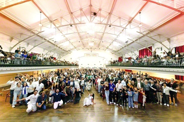 青年フェスティバルの参加者が一堂に。喜びと平和に満ちた楽土を築く誓いを新たに（11月2日、リスボン市内で）