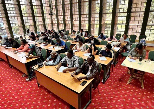 さまざまな困難を乗り越えて、教学実力試験に挑んだケニアの友。求道の心でさらなる前進を誓う（10月）