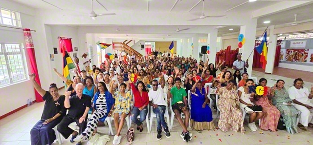 首都ポートルイスで開かれたモーリシャスの集い。誓願を胸に、さらなる人材城構築へ船出した（11月23日）