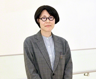 沖縄県立博物館・美術館の大城さゆり学芸員