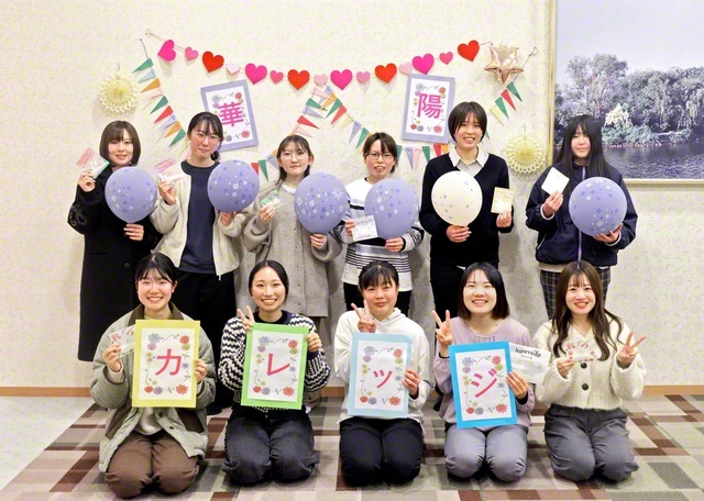 栃木・那須県の華陽姉妹が笑顔を輝かせて（那須塩原文化会館で）