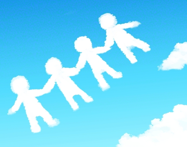 未来の子どもたちに手渡すのはどのような社会か（イメージマート）