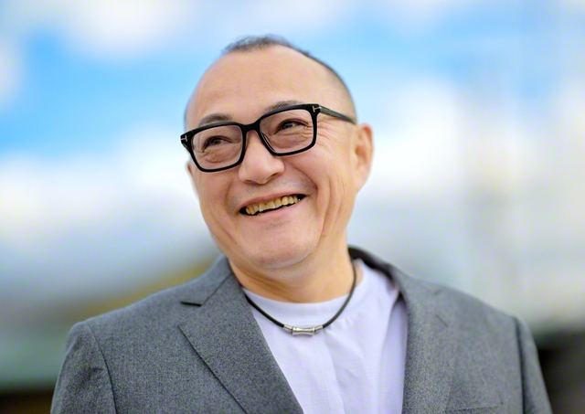 「趣味は実験ですね」と笑う白石さんは、休日も研究に励む。夢見る少年のような目は、世界を見据えている