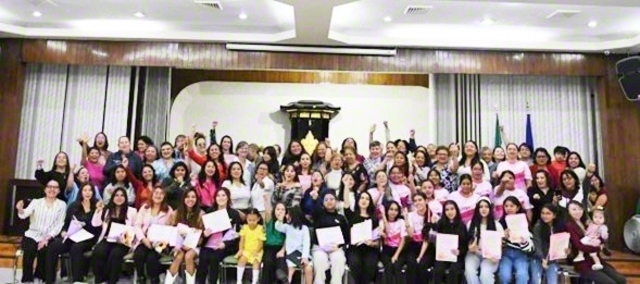 希望みなぎるメキシコ文化会館での集い