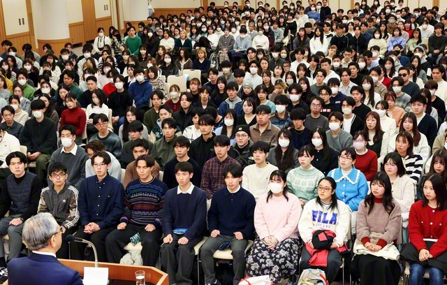 我が青春に誇りあり！――社会へ雄飛する誓いを込めた創大・短大の学生部の栄光大会（14日、金舞会館で）