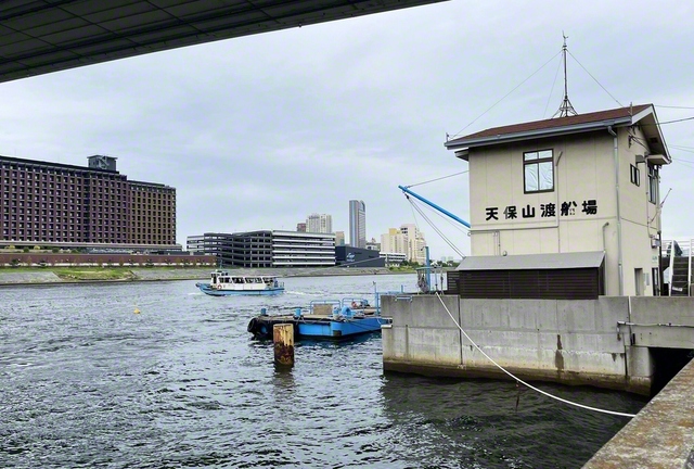 約3分の船旅を満喫できる