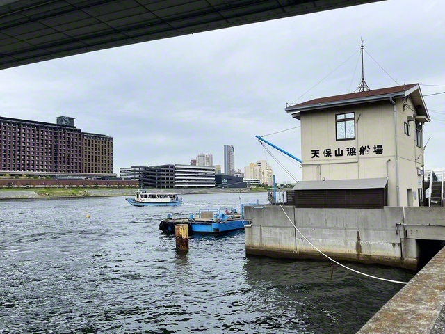 約3分の船旅を満喫できる