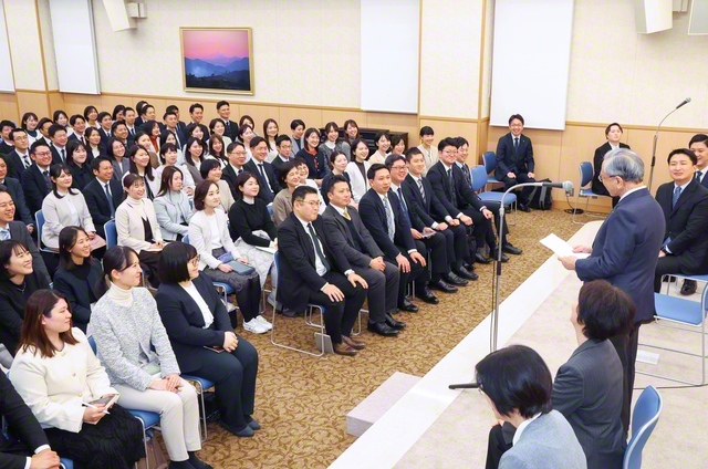 広布の未来を担う後継の使命を確認し合った青年最高協議会の開講式（18日、世界聖教会館内の言論会館で）