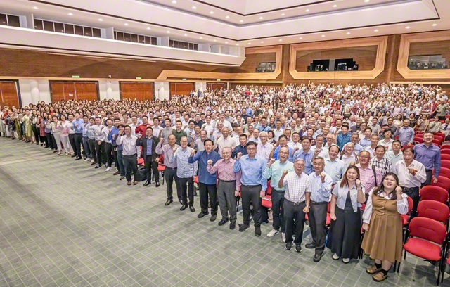 本部幹部会に集い合ったマレーシア創価学会の友が広布拡大の決意にあふれて（11月30日、マレーシア文化会館で）