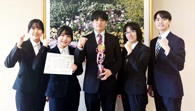 日本学生経済ゼミナール大会で最優秀賞に輝いた「SPARK」