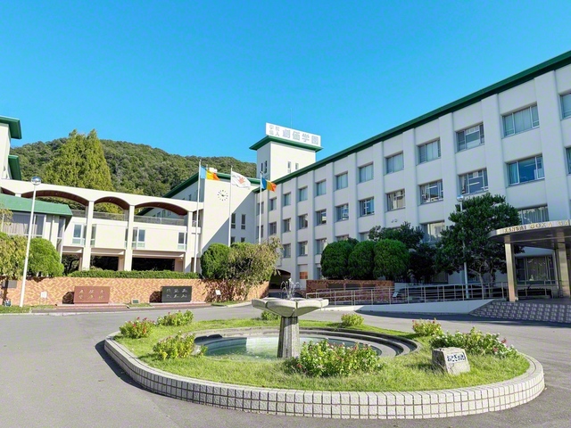 関西創価中学・高校のキャンパス