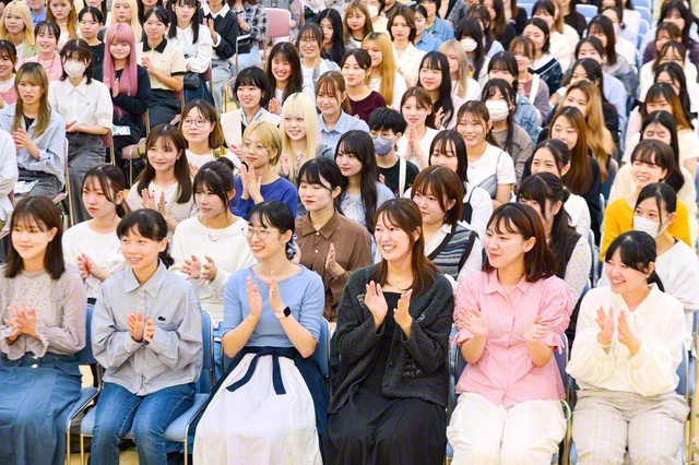 関西女子学生部の大会（10月、大阪市の関西文化会館で）