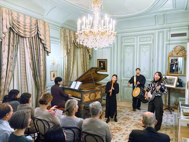 ビエーブル市のビクトル・ユゴー文学記念館で開かれたミニコンサート（7日）
