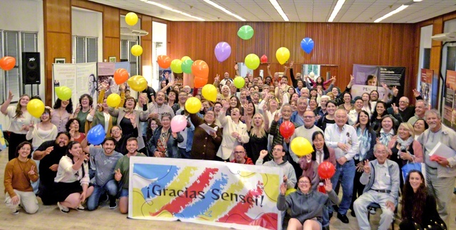 2030年へ決意新たに出発したウルグアイSGIの友（ウルグアイ文化会館で）