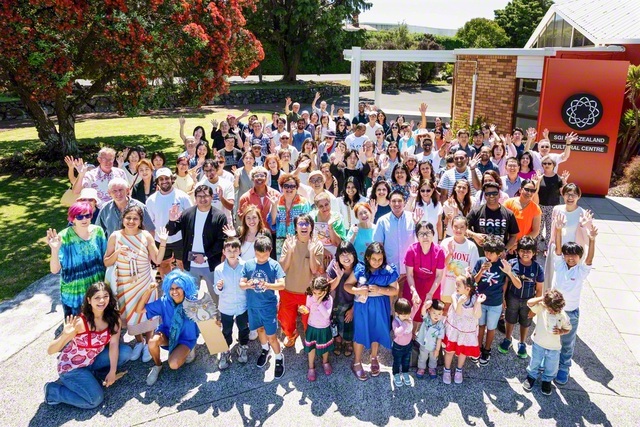 ニュージーランド文化会館での広宣流布勤行会に集った友が、広布拡大の決意に満ちて（12月7日）