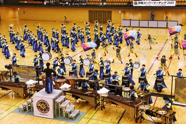 創価ルネサンスバンガードが圧巻のパフォーマンスで会場を沸かせた（同）