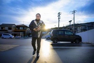 幼少期にぜんそくを患い、「医療に携わりたい気持ちが、ずっとあって」。増山さんはボンベの配送を続ける