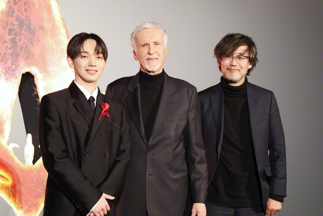 イベントに出席した宮世琉弥、ジェームズ・キャメロン監督、山崎貴監督（左から）