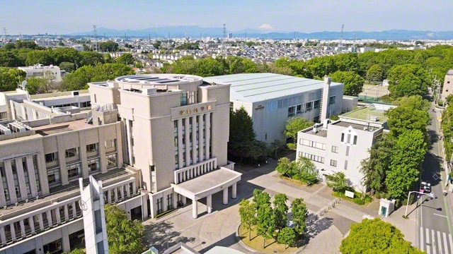 東京・創価学園のキャンパス（小平市）