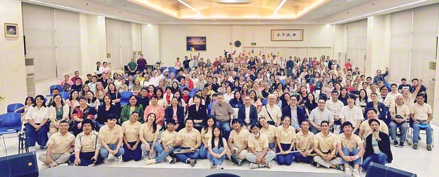 全員が青年の心で勇進！――朗らかに開催されたフィリピン総会（フィリピン文化会館で）