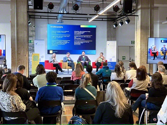 スペイン・バルセロナで開催された戸田記念国際平和研究所の学術会議。「テクノロジーを賢く生かす熟議対話のデザイン」とのテーマで各国の識者が意見を交わした（昨年11月）