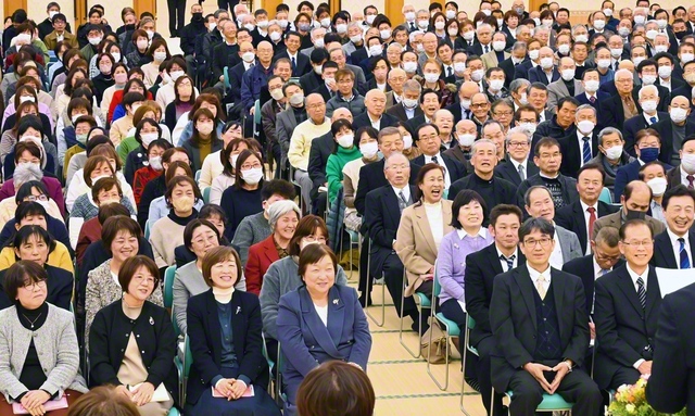 躍動の生命で広布の最高峰に挑みゆく大分の友（11日、大分平和講堂で）