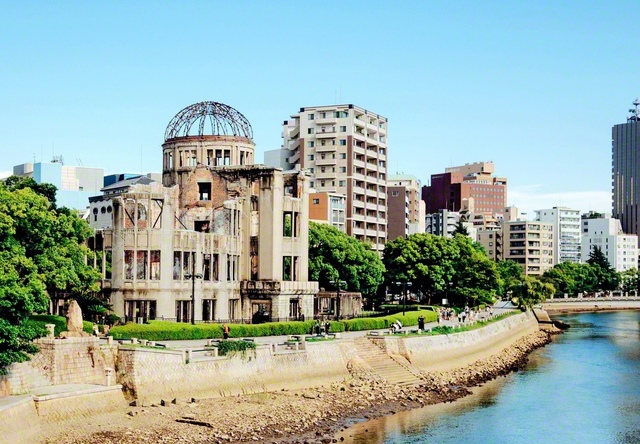 原子爆弾による惨禍を伝える原爆ドーム（広島市中区）。不戦の思潮を対話の力で！