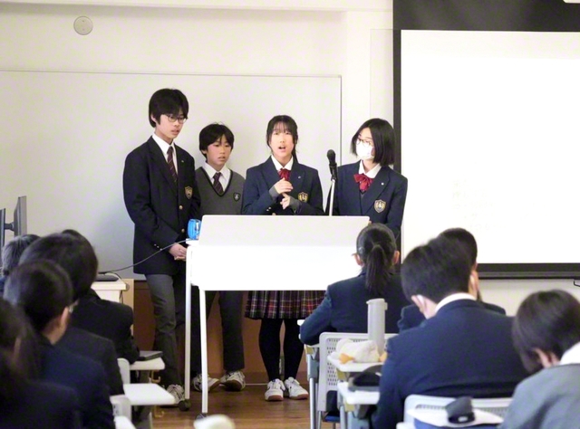 2年生の発表。洗練された内容が盛況を博した（同）