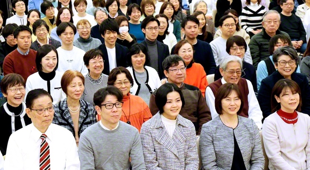 全国地区部長・地区女性部長会に集った参加者が、地域に信頼の輪を広げる誓いを新たにした（金舞会館で）