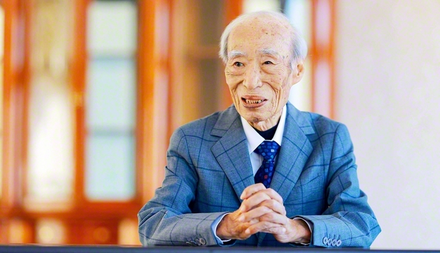 当時を振り返る坂口さん。穏やかなまなざしの奥に、揺るぎない信念が宿っていた