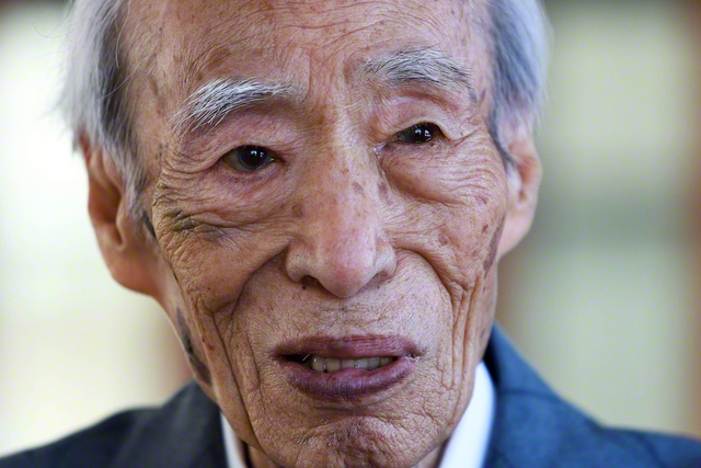 当時を語る坂口さん。歳月を超えて、眼光はなお力強い