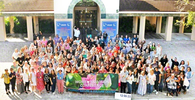 “世界広布の主役は私！”との決意に燃えるアメリカ婦人部（昨年12月6日、フロリダ自然文化センターで）