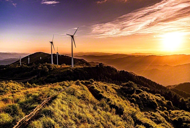 標高1000メートル超に位置し、岐阜県初の風力発電所として2007年から運用されている上矢作風力発電所（恵那市）