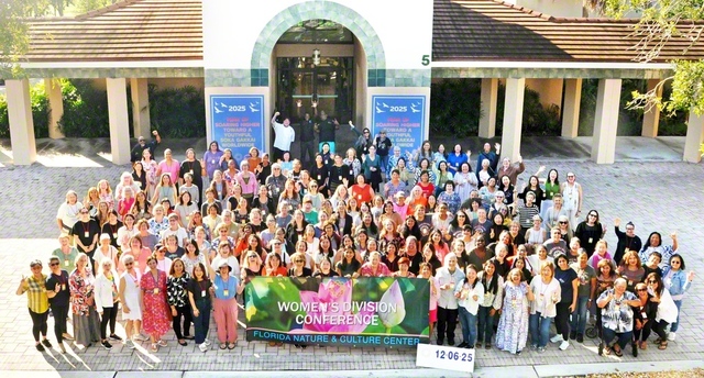 “世界広布の主役は私！”との決意に燃えるアメリカ婦人部（昨年12月6日、フロリダ自然文化センターで）