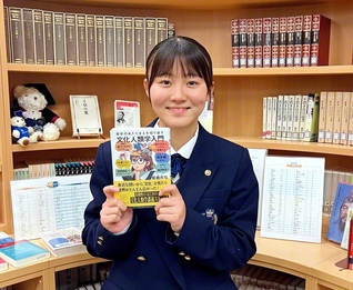 全国大会出場を決めた石中さん。「本の魅力や自分の思いを伝えたい！」と語った