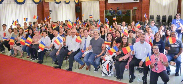 チリの友は歓喜の対話拡大に励むことを約し合った（1日、チリ文化会館で）