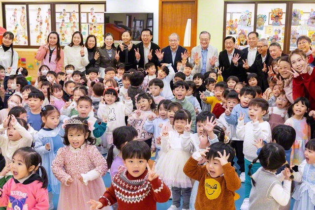 谷川SGI理事長ら訪問団が香港創価幼稚園へ。同園は香港政府教育局から「最優秀幼稚園」に認定されるなど、“名門幼稚園”として注目を集める