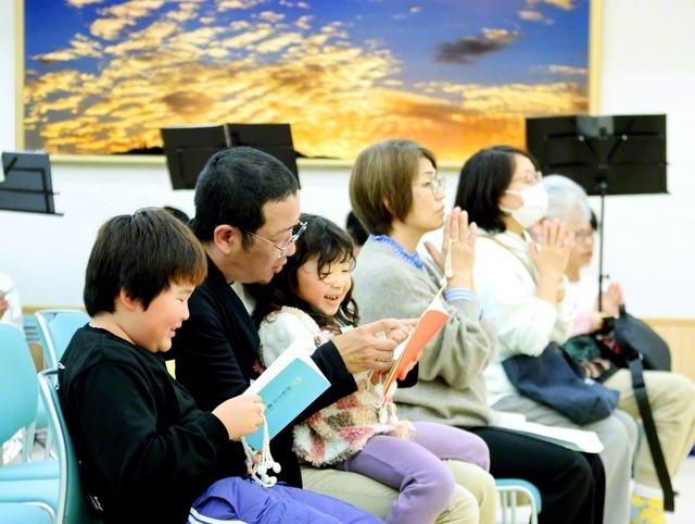 “ゆっくり、丁寧に”――家族で勤行・唱題を実践する