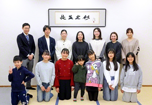 札幌豊平総区少年少女部の後継塾に参加した友。「ここに来ると元気になる」「みんな優しくて楽しい」との声が寄せられた（昨年12月、豊平文化会館で）