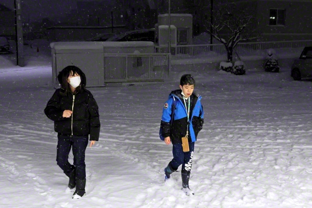 風雪にも負けず、元気いっぱいの姿で会場に到着