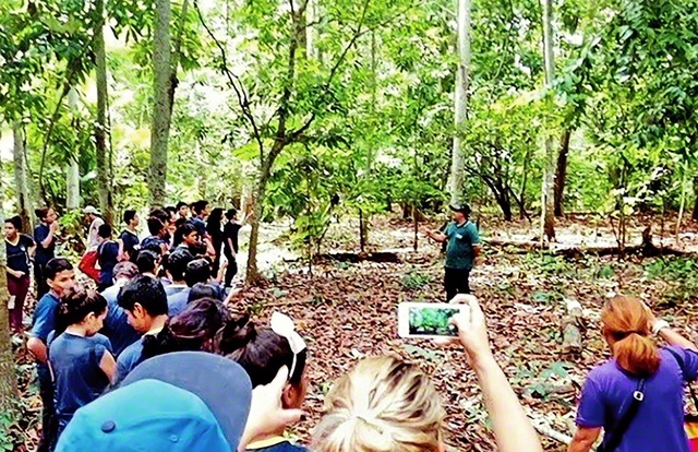 アマゾン創価研究所は地元の子どもたちが多く訪れ、環境保護や持続可能な社会の在り方を学ぶ場となっている