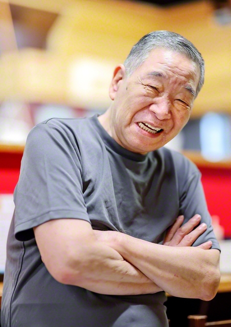 目を細め、くしゃっと笑う田中さん。「愛想がねえ」と言われた昔の仏頂面とは大違い。「不知恩だら、だめだ。やっぱり報恩感謝ですね」