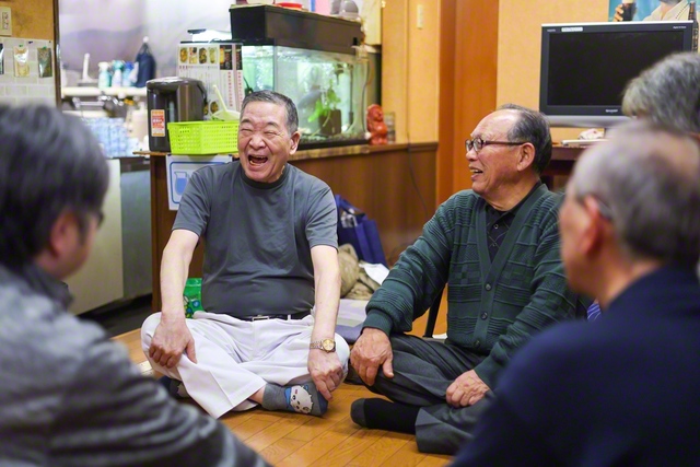 同志の励ましありて